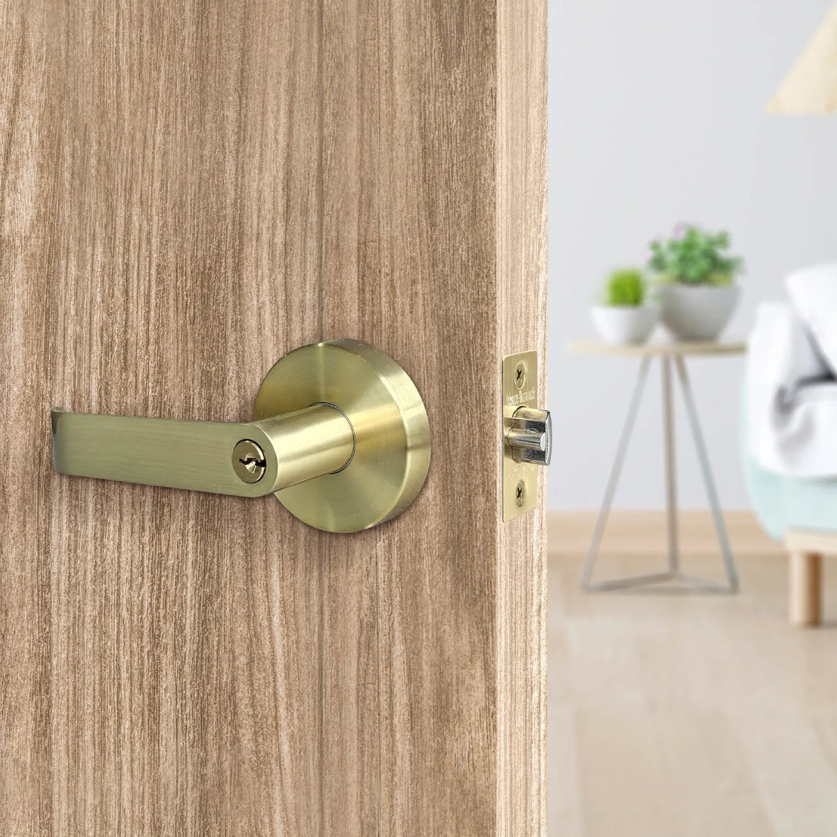 Cerradura de Manija Metálica Maciza 370 - Dorado Satín